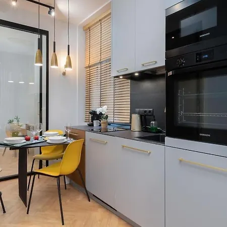 Future 11 Apartment *